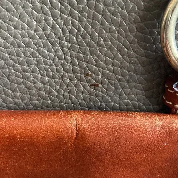 Dooney and Bourke bag - Picture 3 of 14